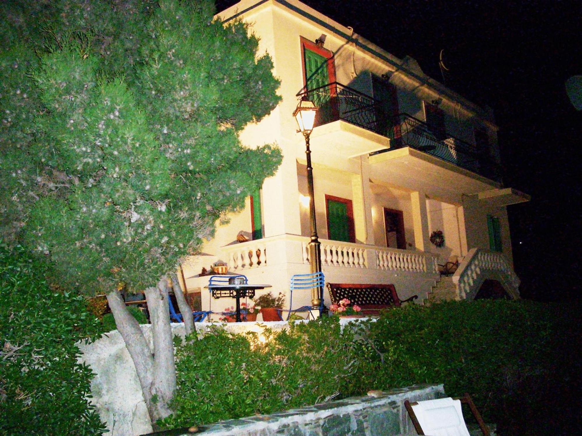 Hotel Blue Dolphin à Batsíon Extérieur photo